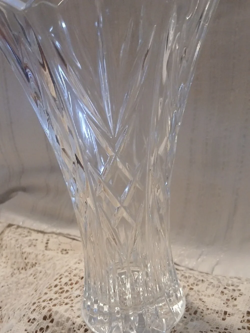 Crystal-Cut Clear Glass Vase.  Aprox 8 1/2